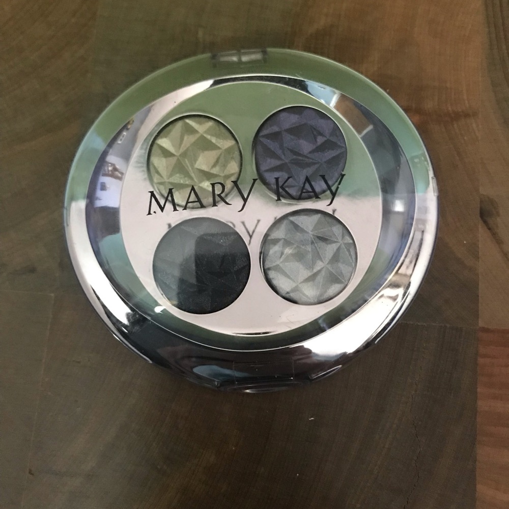 Mary Kay Pure Dimensions Eye Shadow Quad